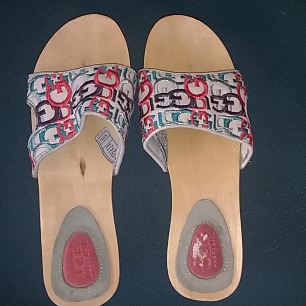 Uggs sandals